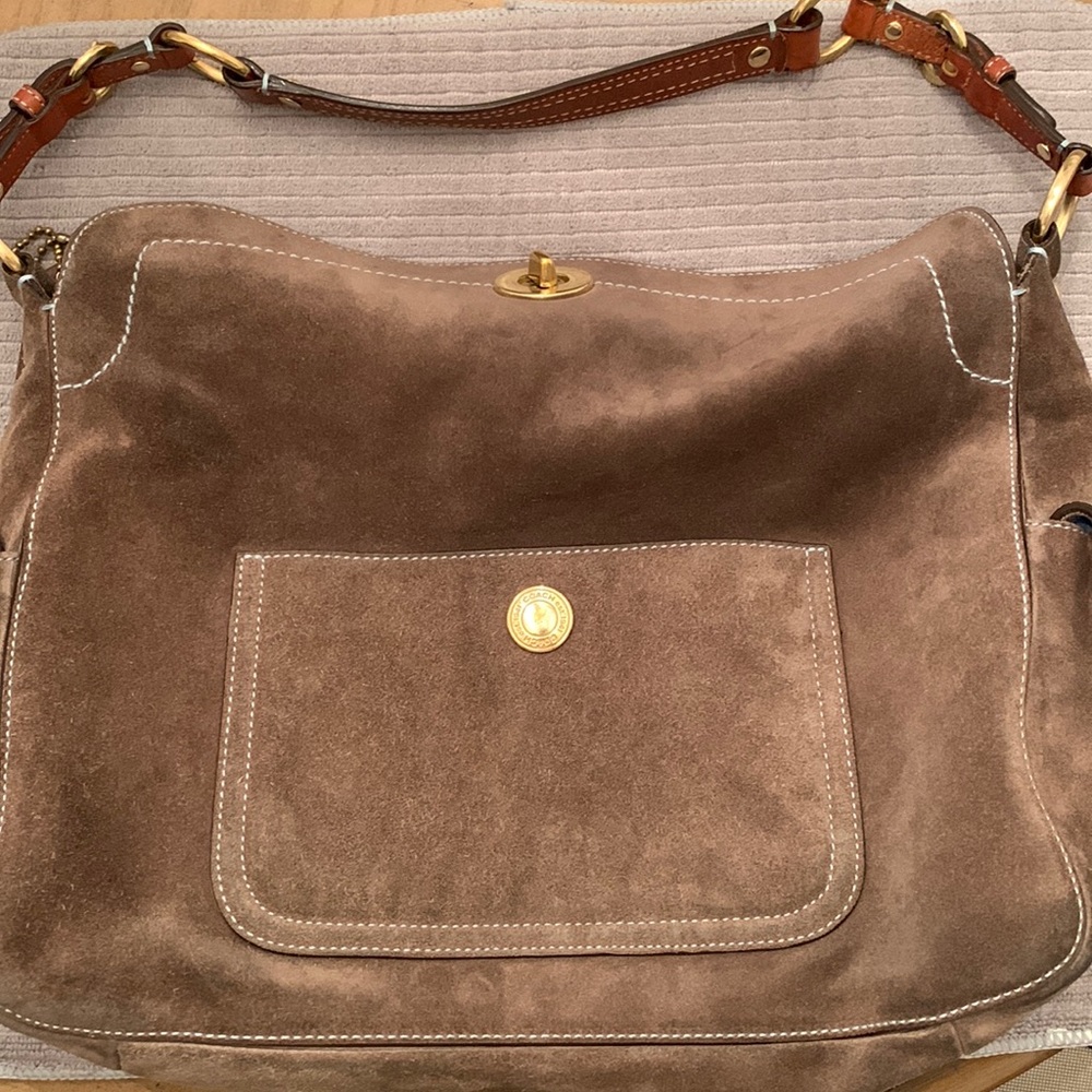 Authentic! COACH lg suede, pocket hobo, satin lined. Gorgeous!